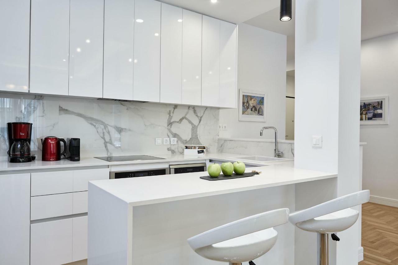 Luxurious Spacious Apt Next To Hilton Hotel Athena Bagian luar foto